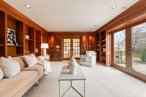 $699,900 | 2618 West Lake Park Court, Mequon, WI 53092
