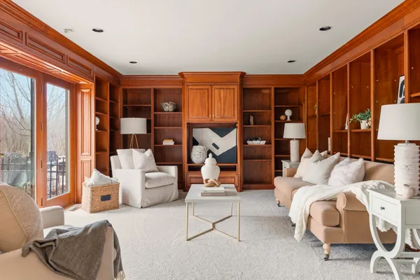 $699,900 | 2618 West Lake Park Court, Mequon, WI 53092