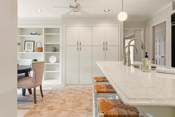 $699,900 | 2618 West Lake Park Court, Mequon, WI 53092