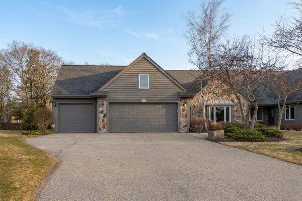 $699,900 | 2618 West Lake Park Court, Mequon, WI 53092