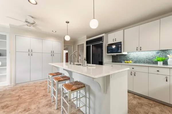 $699,900 | 2618 West Lake Park Court, Mequon, WI 53092