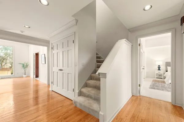 $699,900 | 2618 West Lake Park Court, Mequon, WI 53092