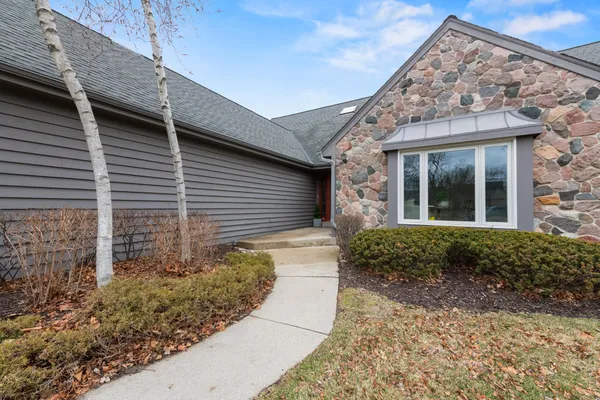 $699,900 | 2618 West Lake Park Court, Mequon, WI 53092
