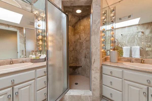 $699,900 | 2618 West Lake Park Court, Mequon, WI 53092