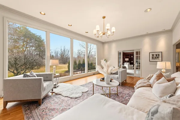 $699,900 | 2618 West Lake Park Court, Mequon, WI 53092
