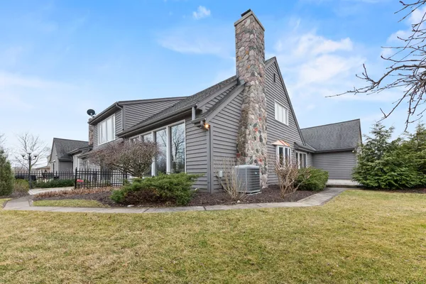 $699,900 | 2618 West Lake Park Court, Mequon, WI 53092
