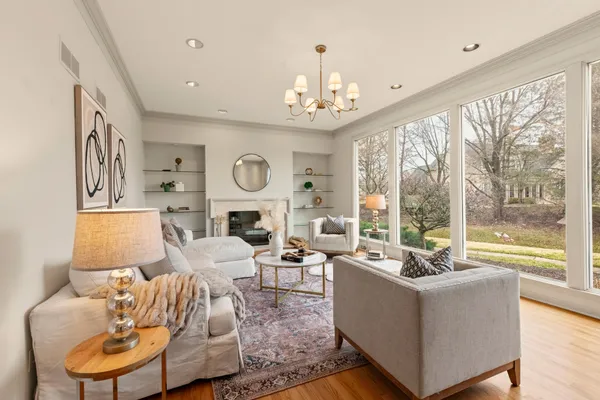 $699,900 | 2618 West Lake Park Court, Mequon, WI 53092