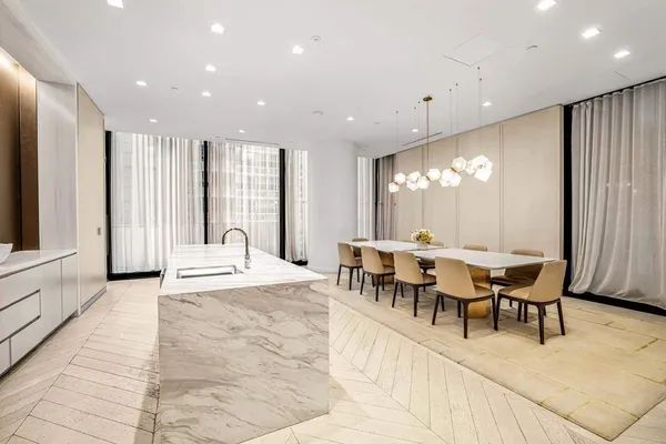 $1,500,000 | 138 East 50th Street, Unit 17B | Midtown East