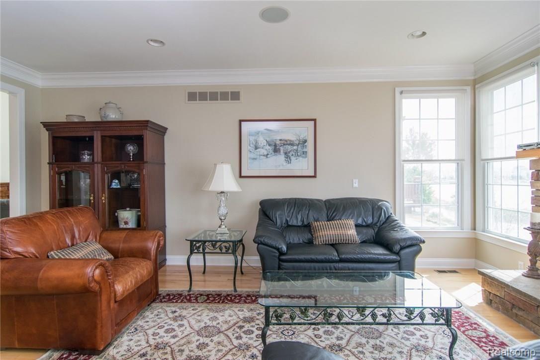 24981 Reeds Pointe Drive Novi, MI 48374 - Photo 19 of 66 DSC_0016.jpg