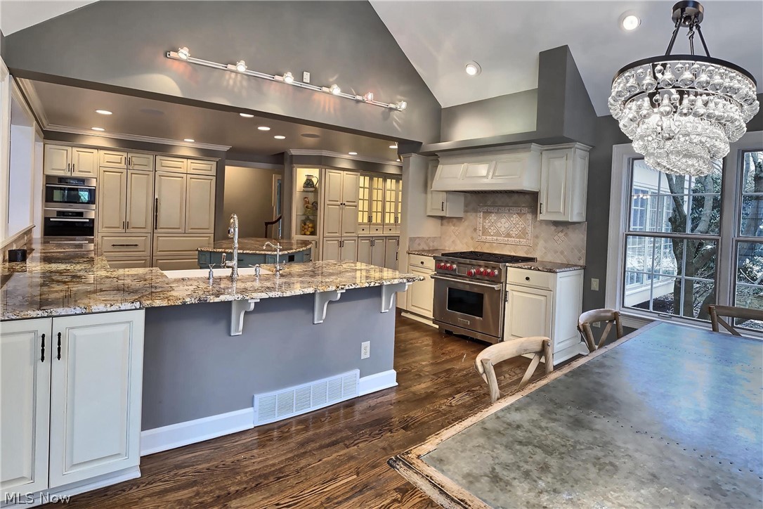 624 Falls Road Chagrin Falls, OH 44022 - Photo 4 of 35 Gallery Image 4