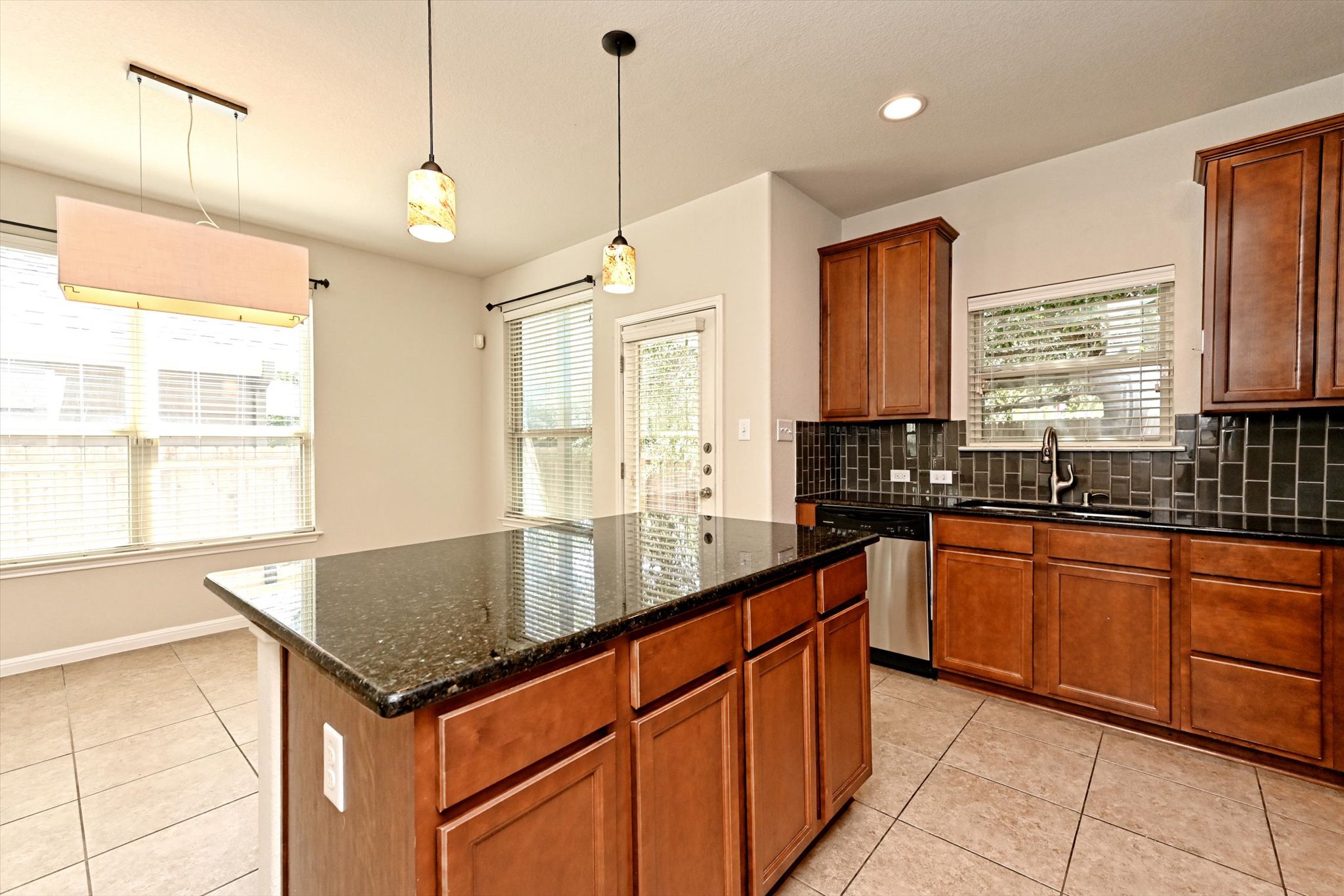 7337 Menchaca Road, Unit 32 Austin, TX 78745 - Photo 5 of 30 Gallery Image 5