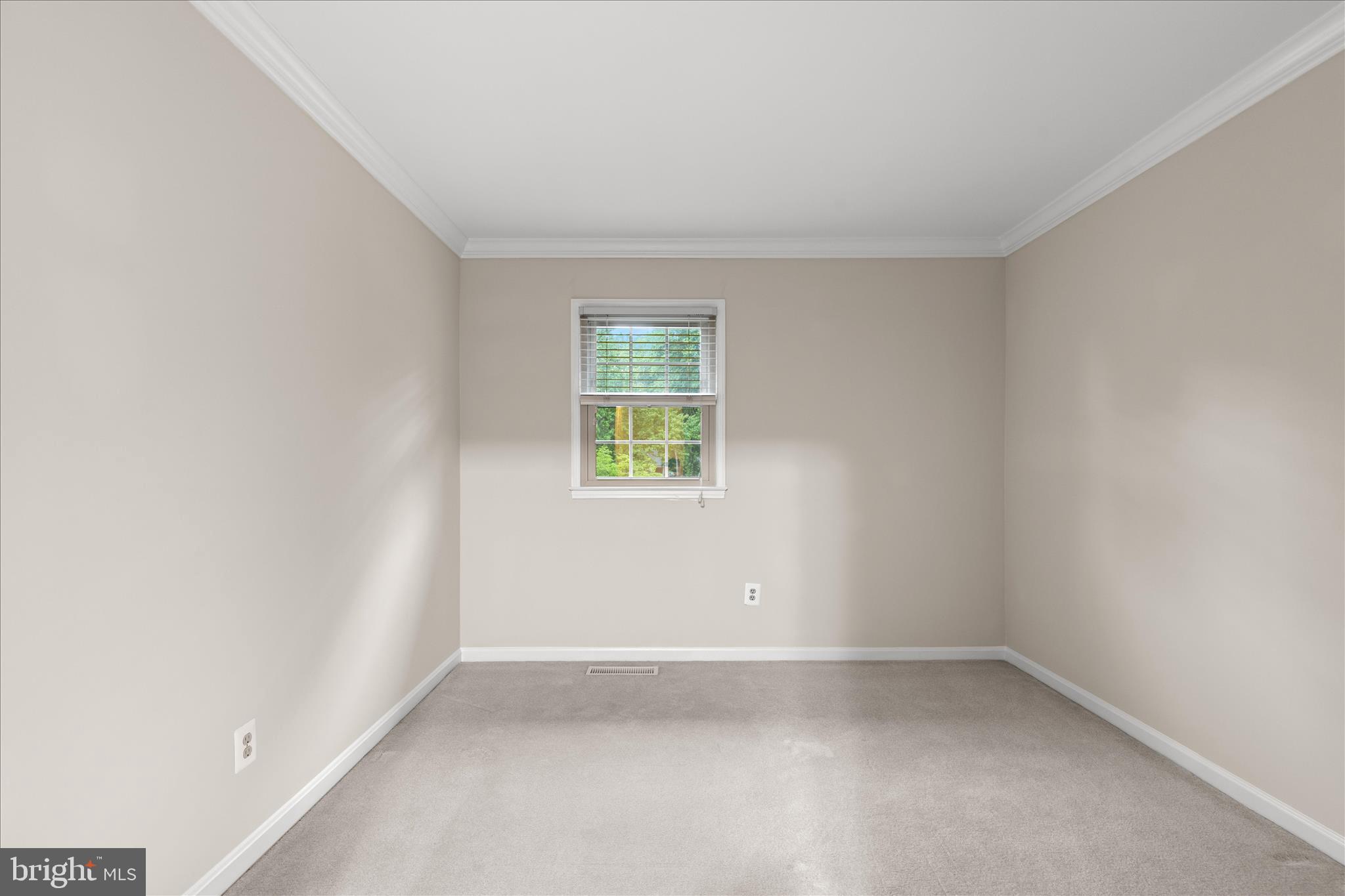 10205 Old Hunt Road Vienna, VA 22181 - Photo 39 of 67 3rd bedroom
