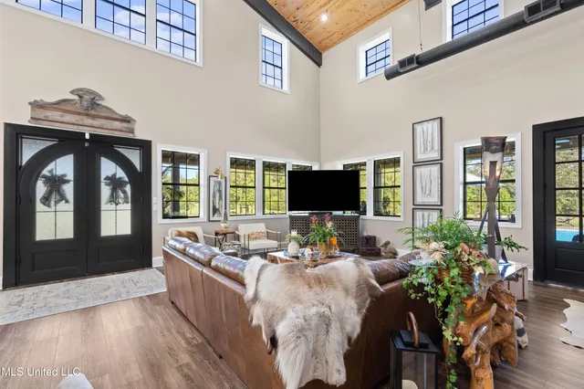 $997,000 | 47 Fulmer Road, Como, MS 38619