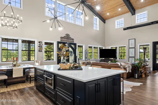 $997,000 | 47 Fulmer Road, Como, MS 38619