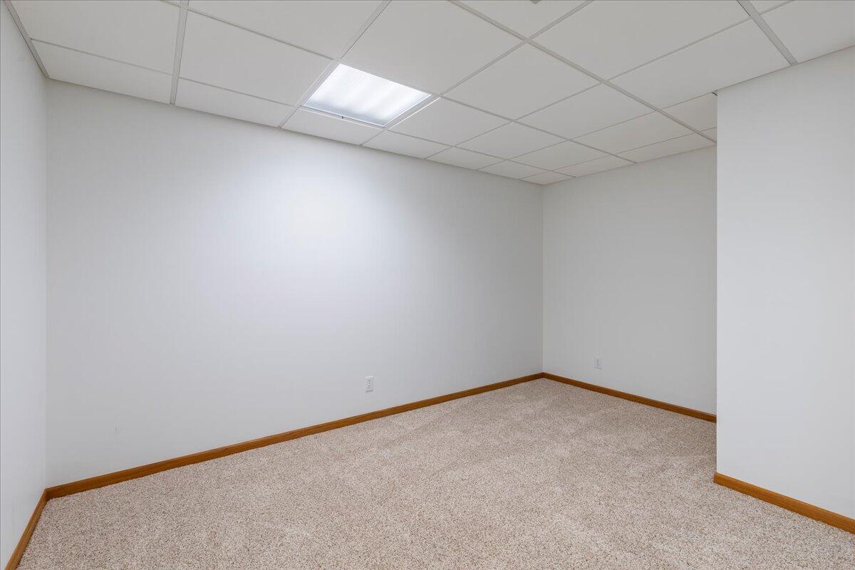 21765 Greenview Road Council Bluffs, IA 51503 - Photo 71 of 138 71-Greenview_071