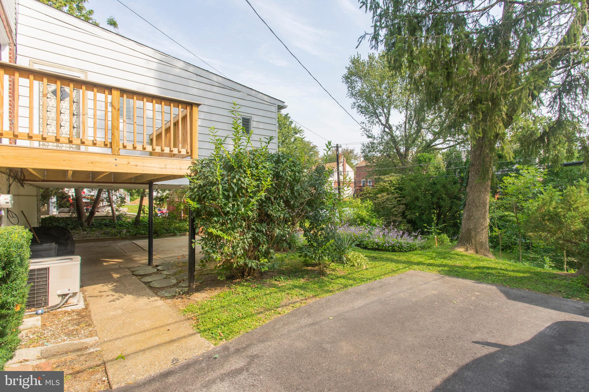 415 Pembroke Road Havertown, PA 19083 - Photo 3 of 15