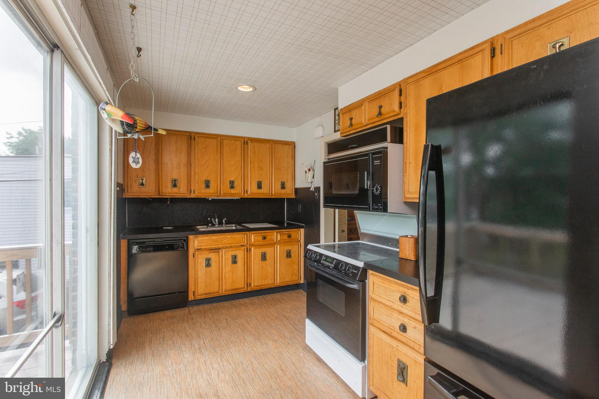 415 Pembroke Road Havertown, PA 19083 - Photo 7 of 15
