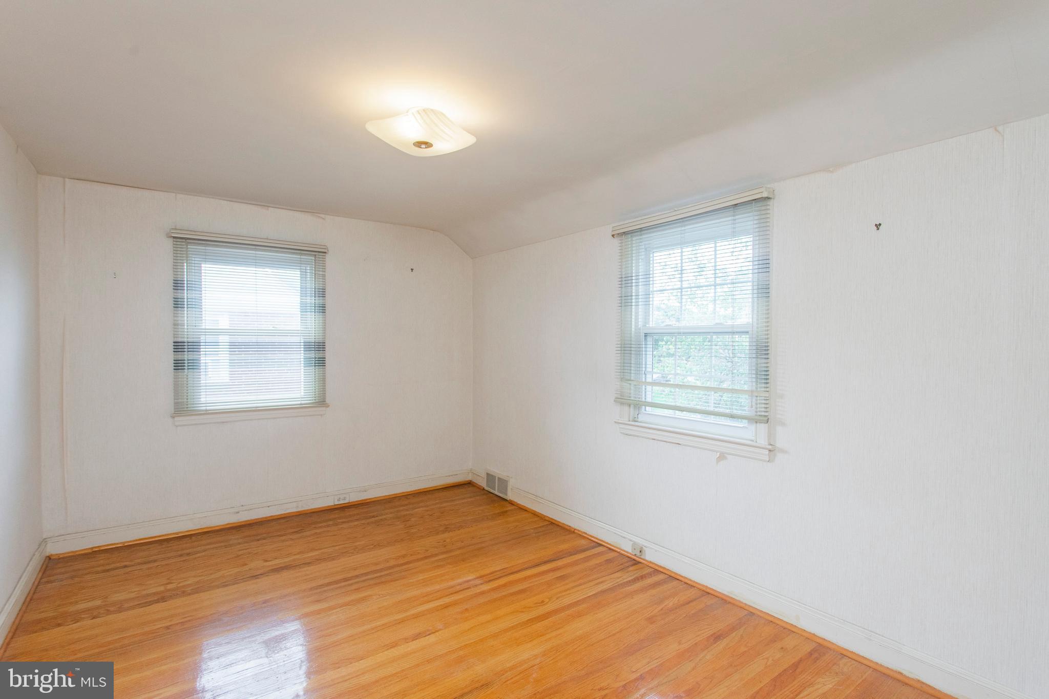 415 Pembroke Road Havertown, PA 19083 - Photo 10 of 15
