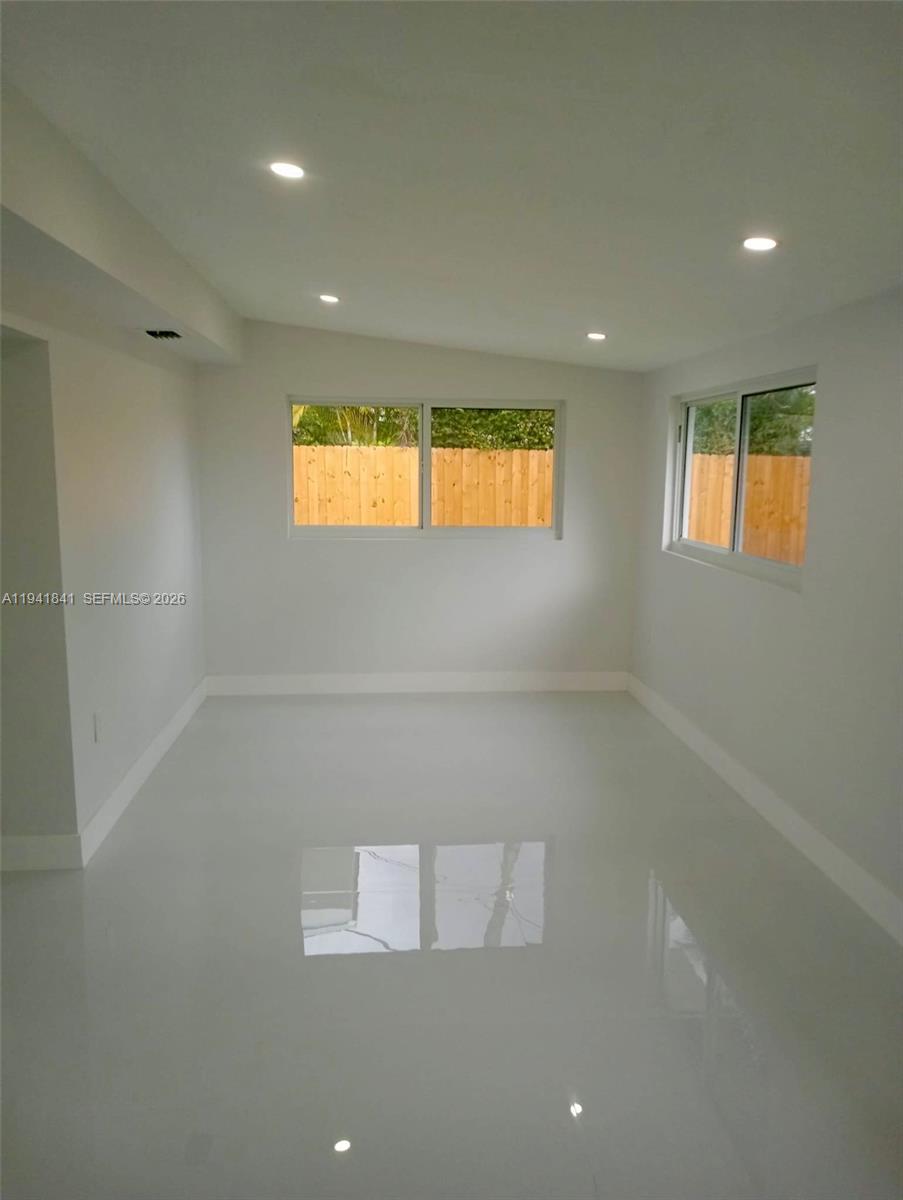 4315 Southwest 98th Avenue Miami, FL 33165 - Photo 12 of 34