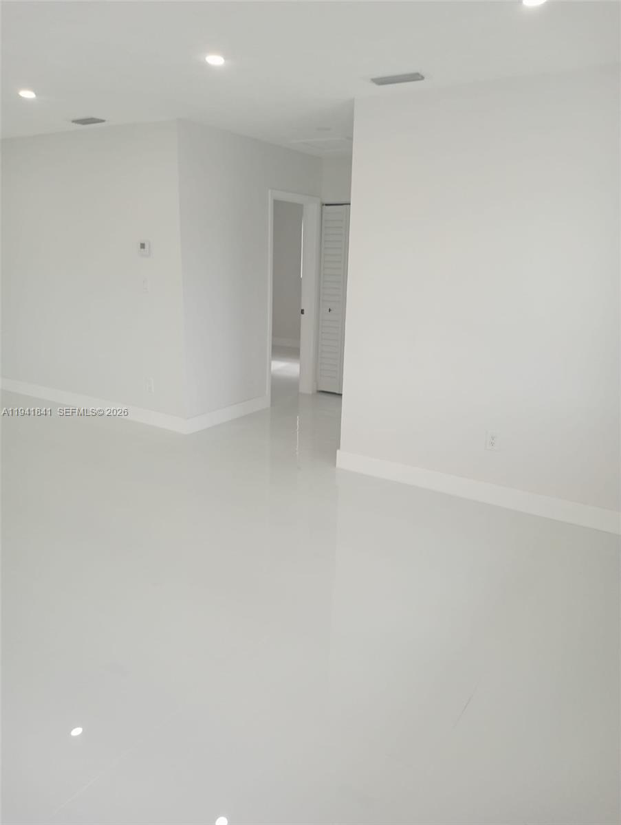 4315 Southwest 98th Avenue Miami, FL 33165 - Photo 13 of 34