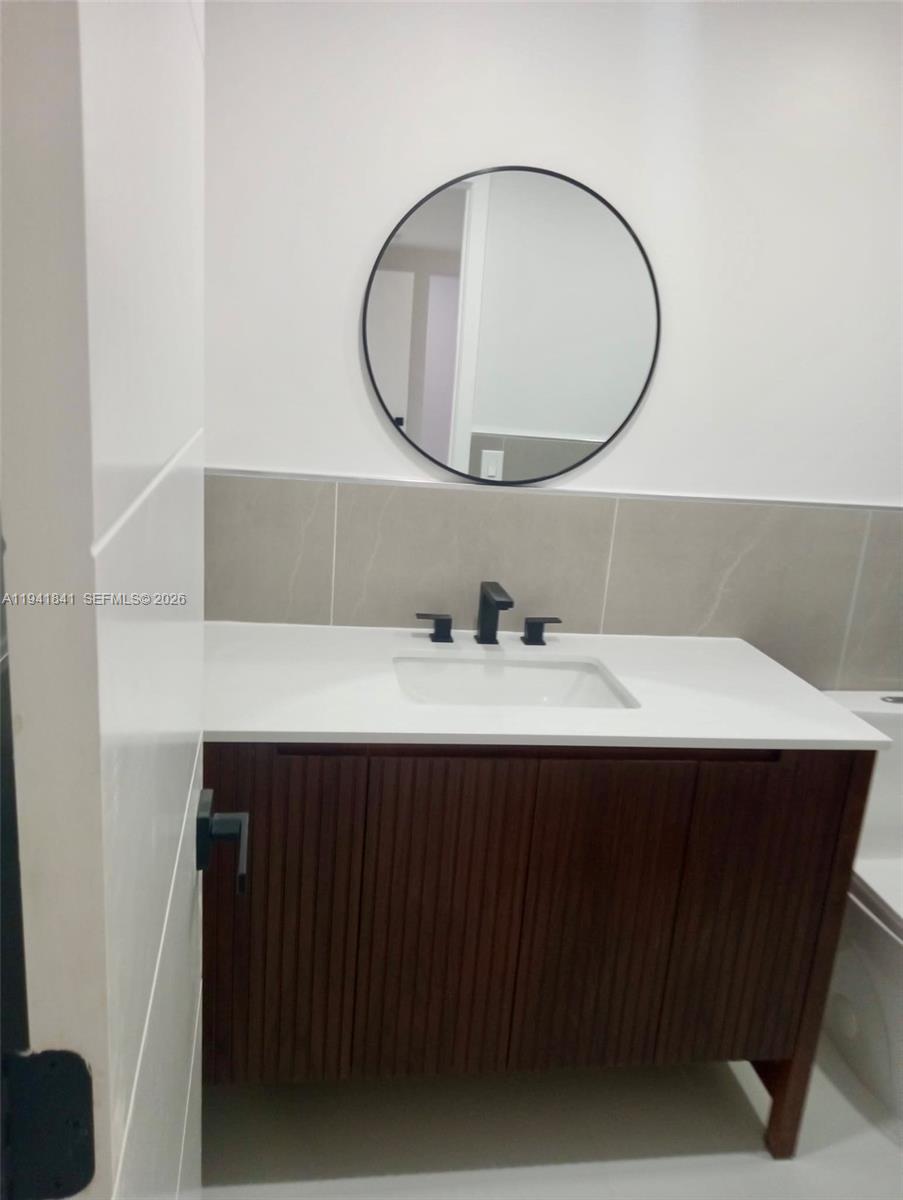 4315 Southwest 98th Avenue Miami, FL 33165 - Photo 23 of 34