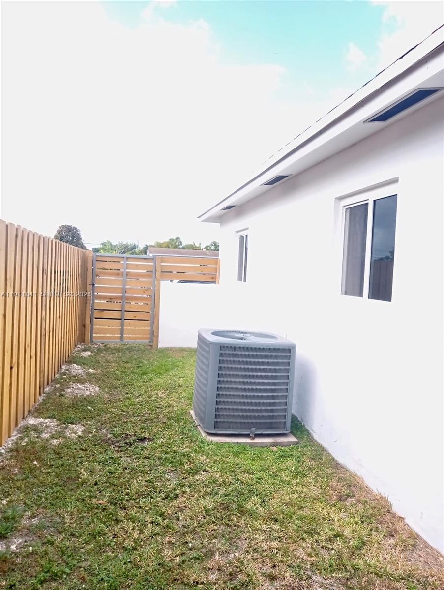 4315 Southwest 98th Avenue Miami, FL 33165 - Photo 32 of 34