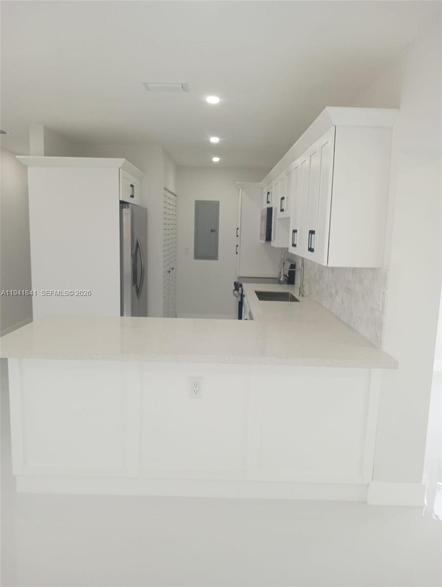 4315 Southwest 98th Avenue Miami, FL 33165 - Photo 9 of 34