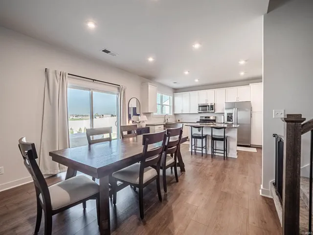 $415,000 | 3077 Dowgate Drive, Newburgh, IN 47630