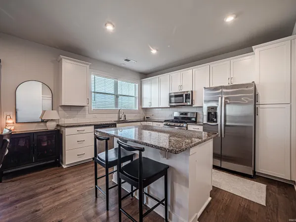 $404,500 | 3077 Dowgate Drive, Newburgh, IN 47630