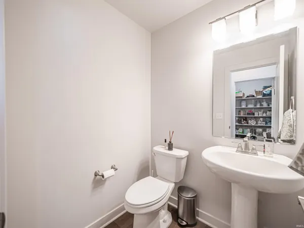 $404,500 | 3077 Dowgate Drive, Newburgh, IN 47630