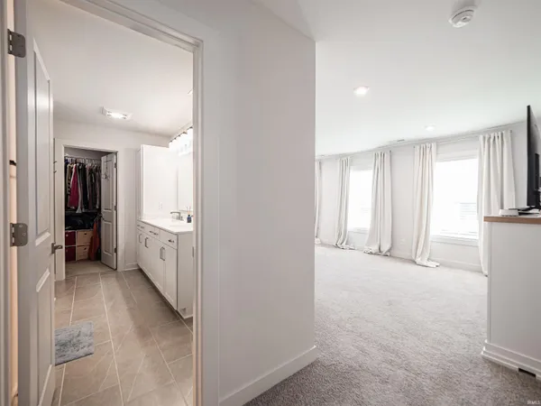 $404,500 | 3077 Dowgate Drive, Newburgh, IN 47630