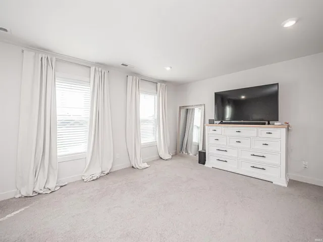 $415,000 | 3077 Dowgate Drive, Newburgh, IN 47630