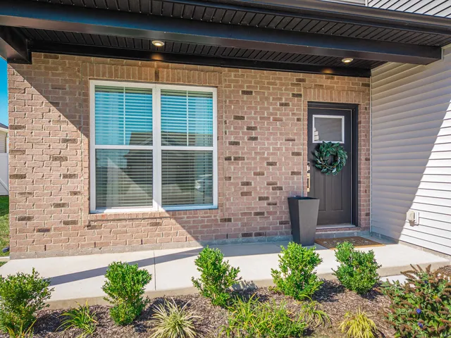 $415,000 | 3077 Dowgate Drive, Newburgh, IN 47630