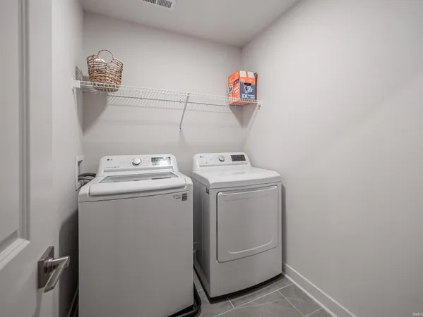 $404,500 | 3077 Dowgate Drive, Newburgh, IN 47630