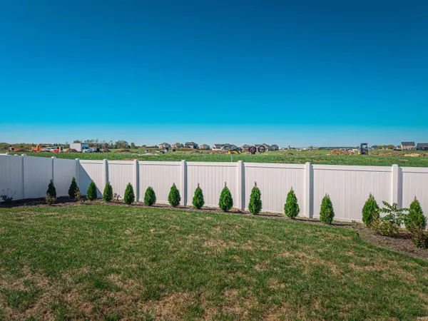 $404,500 | 3077 Dowgate Drive, Newburgh, IN 47630