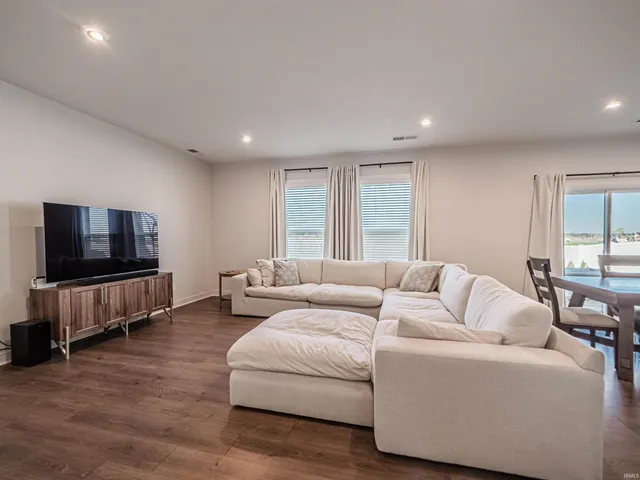 $415,000 | 3077 Dowgate Drive, Newburgh, IN 47630