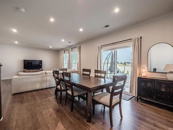 $404,500 | 3077 Dowgate Drive, Newburgh, IN 47630