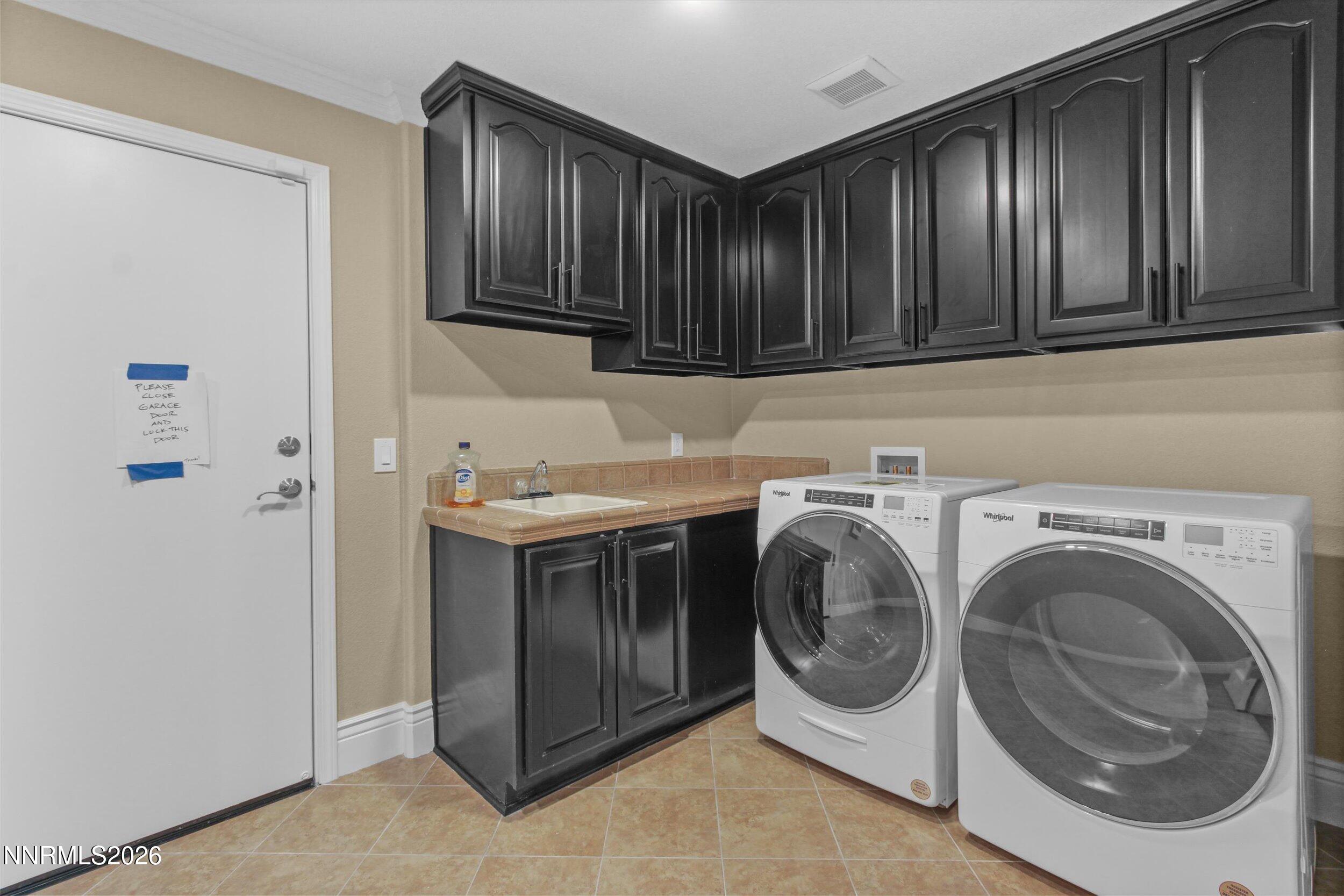 9900 Wilbur May Parkway, Unit 1902 Reno, NV 89521 - Photo 29 of 61 Laundry