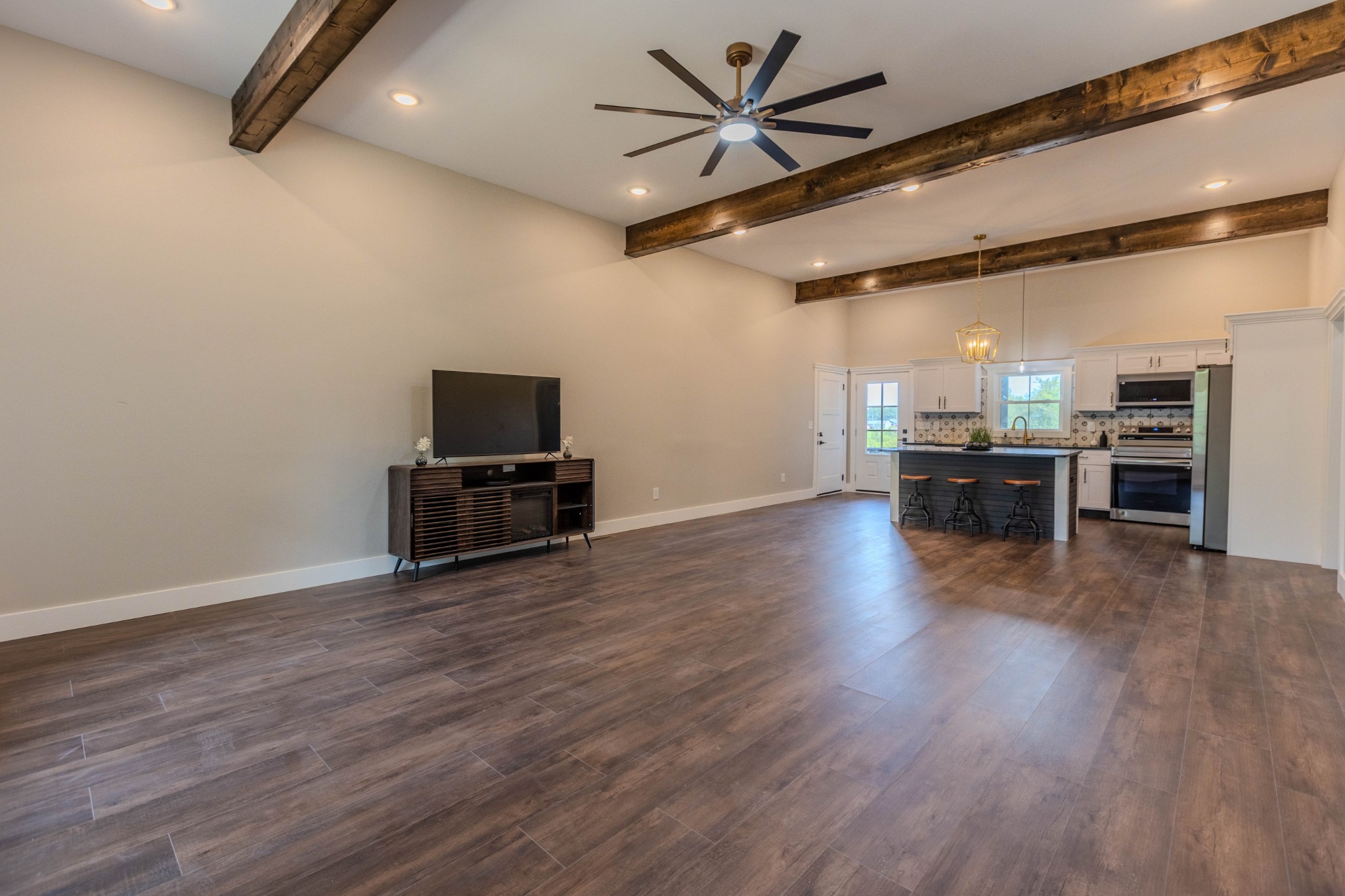 1236 Lowery Road Walling, TN 38587 - Photo 4 of 38 Gallery Image 4