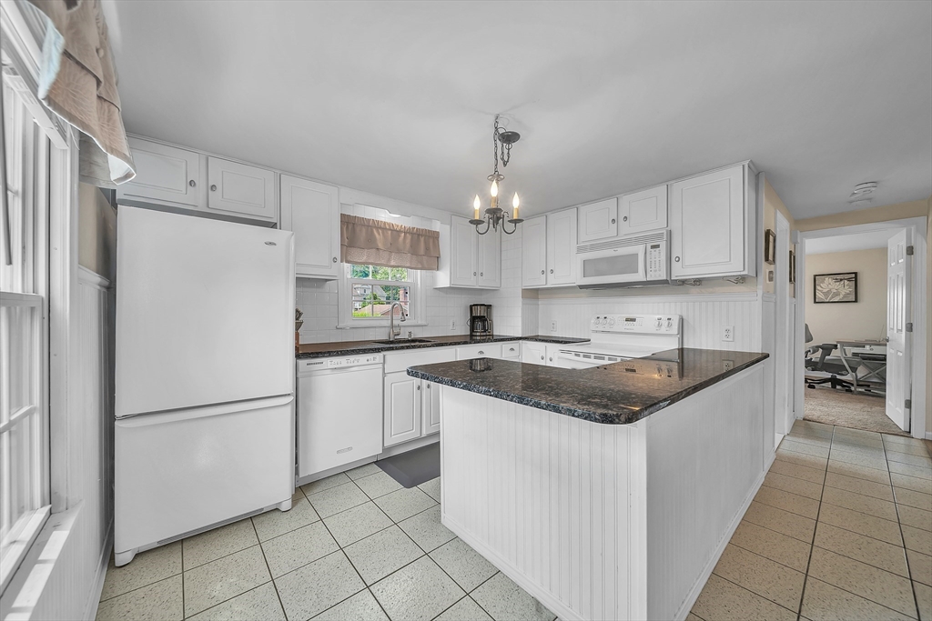 51 Barrington Road Longmeadow, MA 01106 - Photo 8 of 36