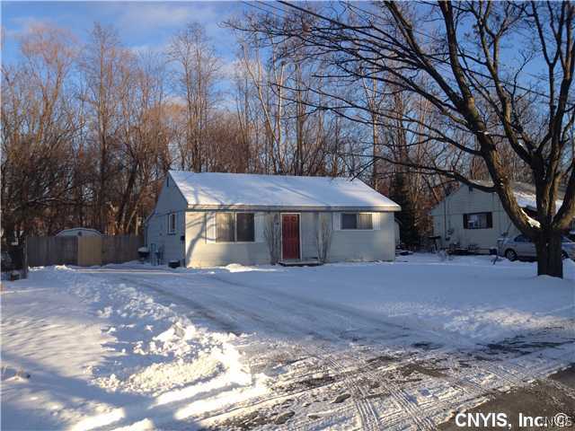 128 Warner Road Manlius, NY 13066 - Photo 1 of 1 Exterior Front WELCOME HOME TO FAYETTEVILLE