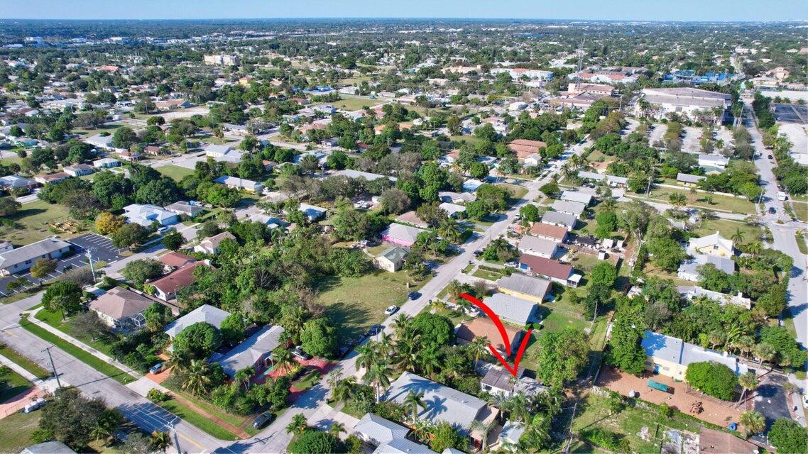 237 Southwest 3rd Avenue Delray Beach, FL 33444 - Photo 30 of 37 20250313211218908688000000-o