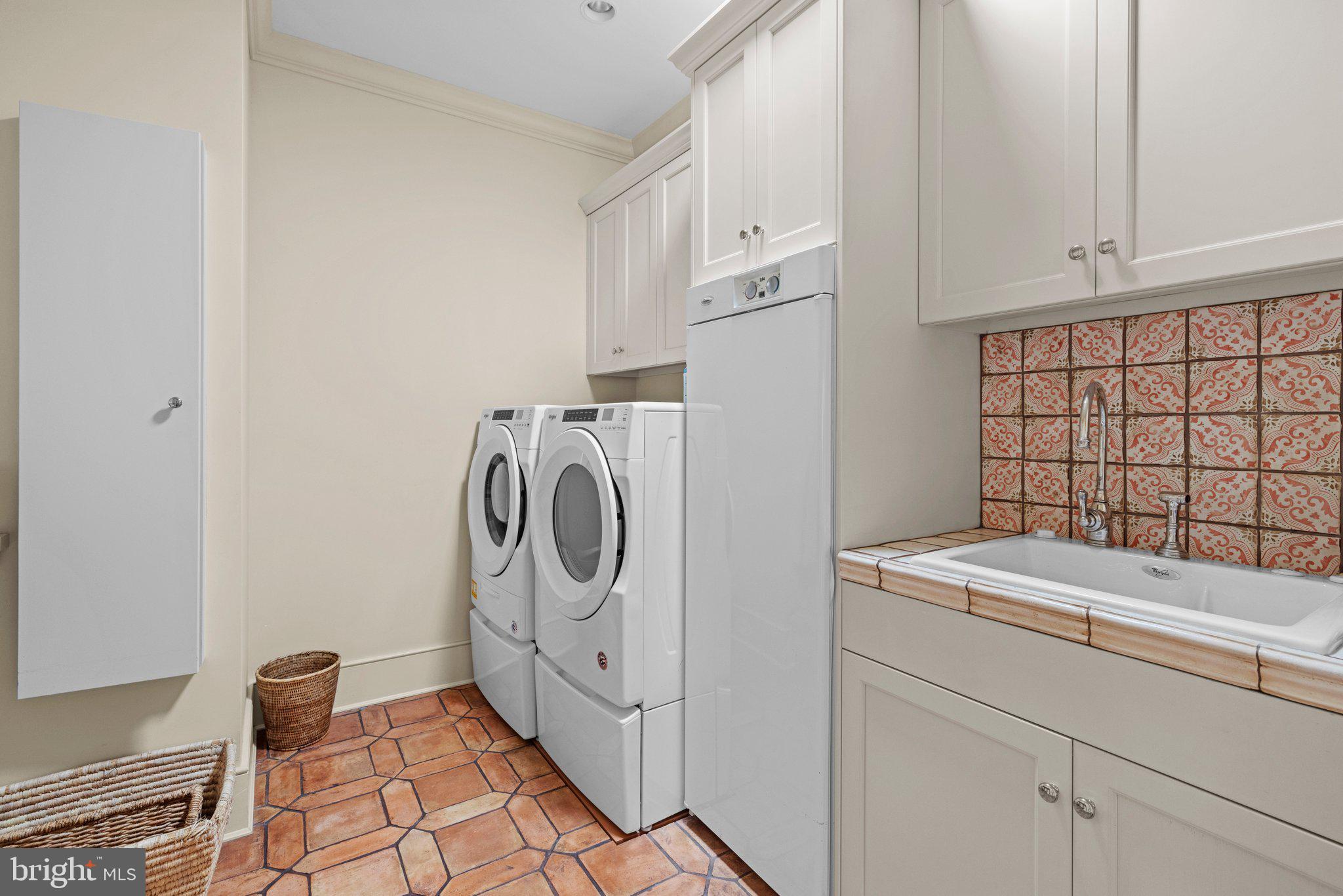 1077 Ginns Road Boyce, VA 22620 - Photo 79 of 140 Upstairs laundry w/drying closet & whirlpool sink
