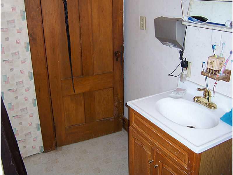 24 Herrick Road Belfast, ME 04915 - Photo 16 of 19 Bathroom.