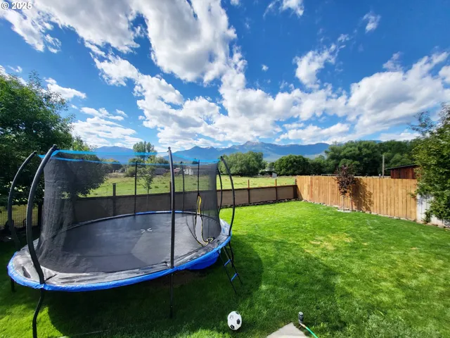 $325,000 | 606 Mildred Street, Enterprise, OR 97828