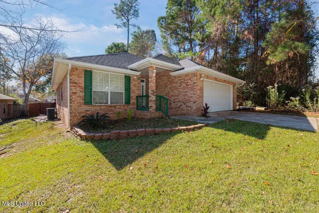 $305,000 | 99118 Koloa Street, Diamondhead, MS 39525