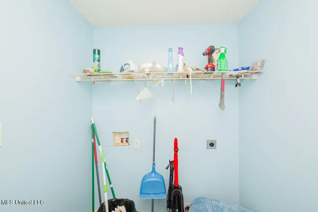 $305,000 | 99118 Koloa Street, Diamondhead, MS 39525