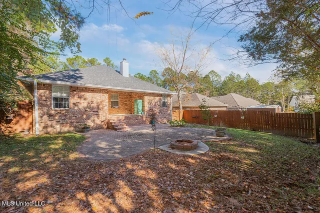 $305,000 | 99118 Koloa Street, Diamondhead, MS 39525