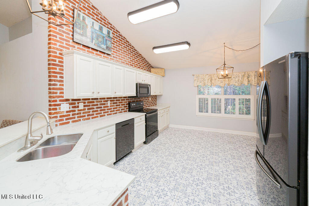 99118 Koloa Street Diamondhead, MS 39525 - Photo 10 of 39 IMG_7101