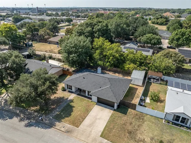 $365,000 | 2717 Prestondale Drive, Hurst, TX 76054